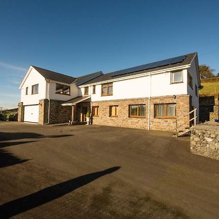 Y Grange Panzió Llanfihangel-y-Creuddyn Kültér fotó